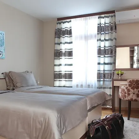 Hotel Garni Tema Nova 3*